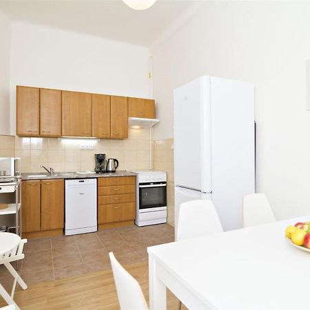 Apartments With 2 Bathrooms- 5 Minutes From Old Town - 102 M2 Прага Экстерьер фото