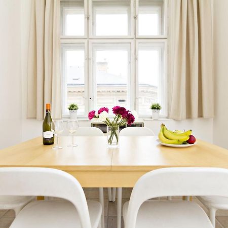 Apartments With 2 Bathrooms- 5 Minutes From Old Town - 102 M2 Прага Экстерьер фото