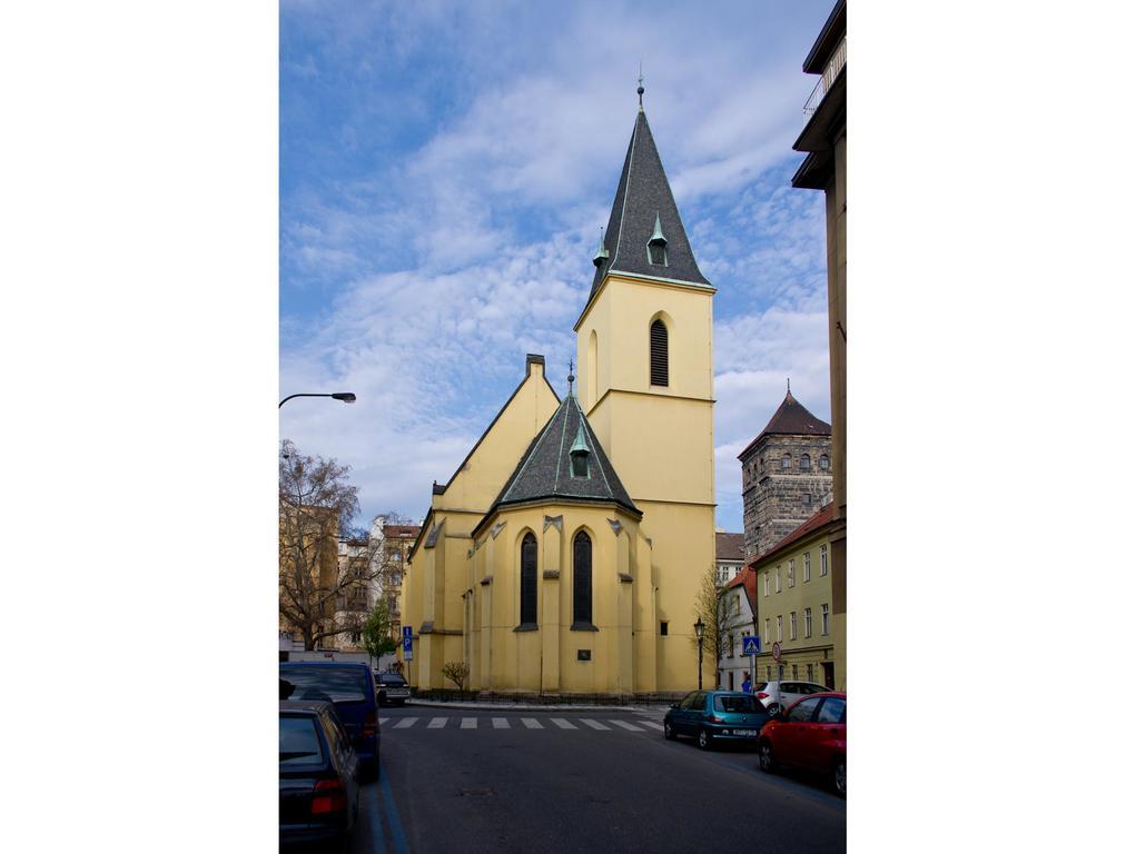 Apartments With 2 Bathrooms- 5 Minutes From Old Town - 102 M2 Прага Экстерьер фото