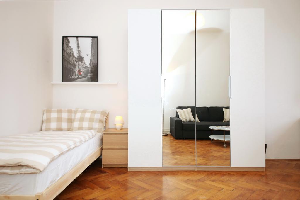 Apartments With 2 Bathrooms- 5 Minutes From Old Town - 102 M2 Прага Экстерьер фото