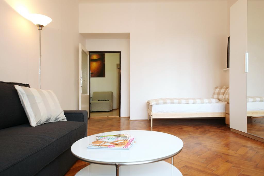 Apartments With 2 Bathrooms- 5 Minutes From Old Town - 102 M2 Прага Экстерьер фото