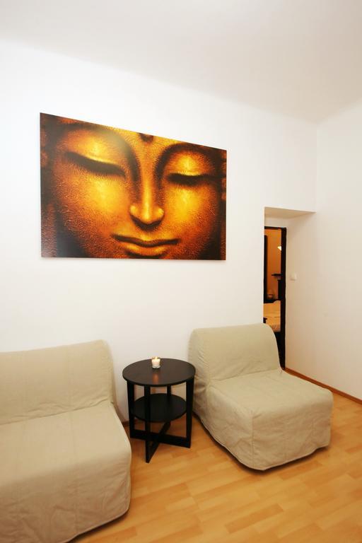 Apartments With 2 Bathrooms- 5 Minutes From Old Town - 102 M2 Прага Экстерьер фото