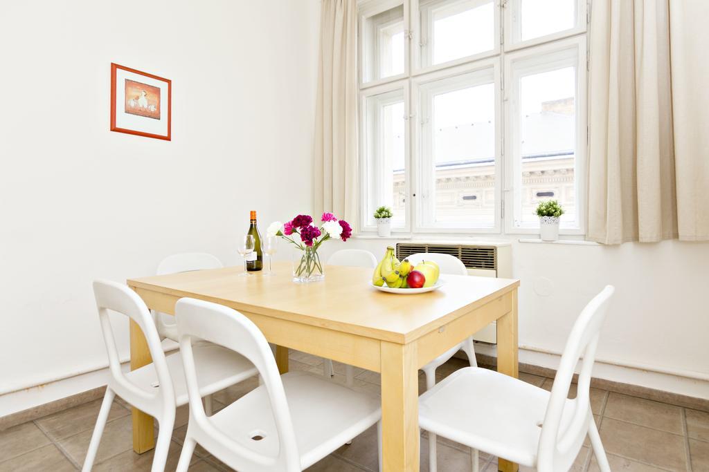 Apartments With 2 Bathrooms- 5 Minutes From Old Town - 102 M2 Прага Экстерьер фото