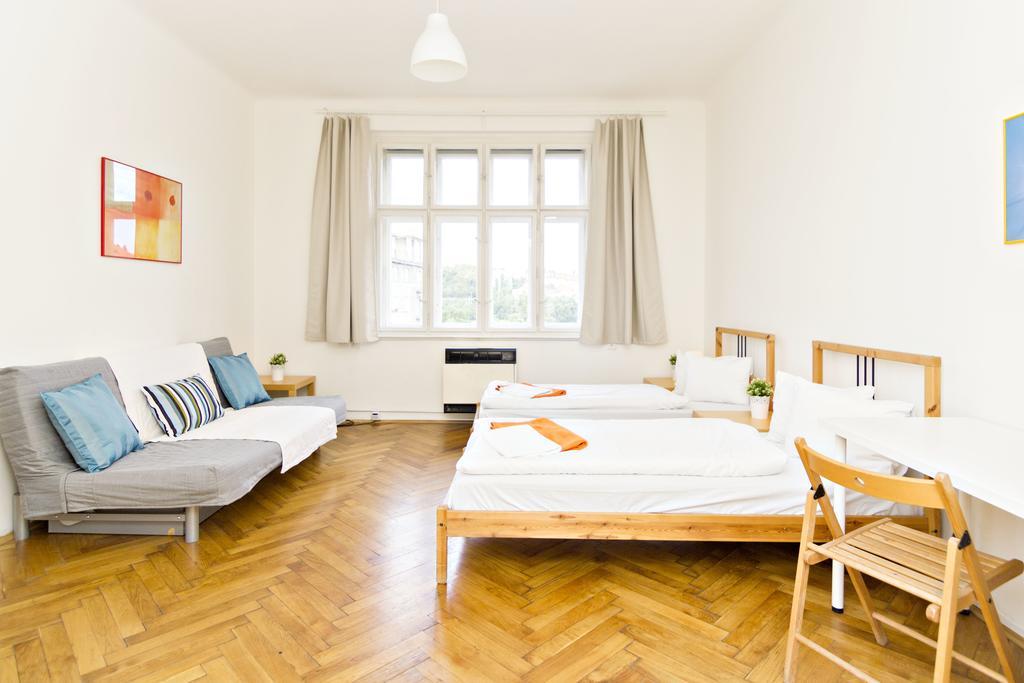 Apartments With 2 Bathrooms- 5 Minutes From Old Town - 102 M2 Прага Экстерьер фото
