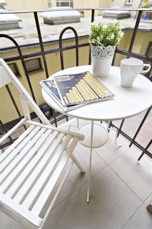 Apartments With 2 Bathrooms- 5 Minutes From Old Town - 102 M2 Прага Экстерьер фото