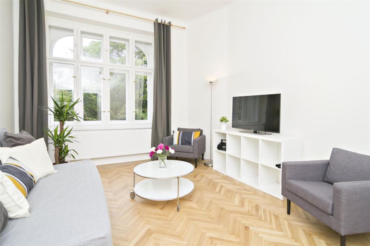 Apartments With 2 Bathrooms- 5 Minutes From Old Town - 102 M2 Прага Экстерьер фото