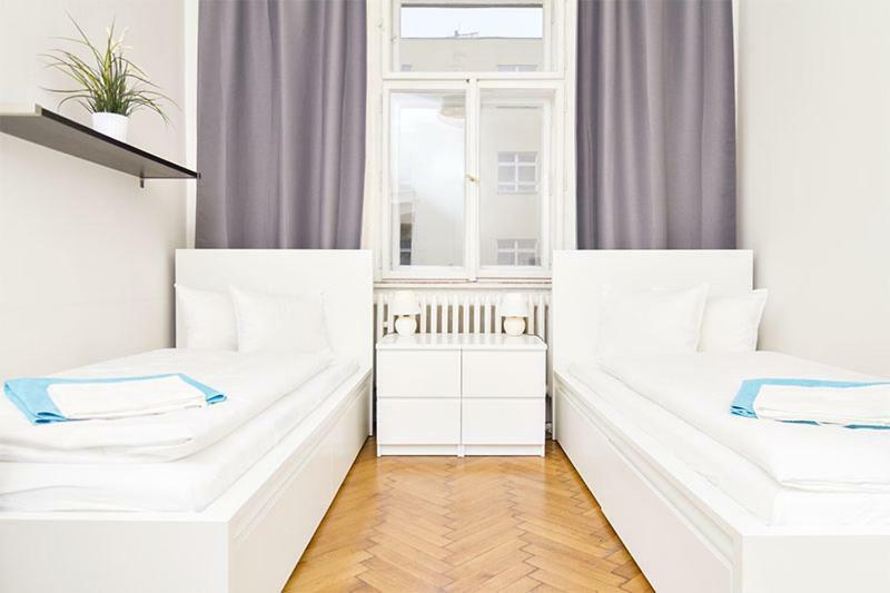 Apartments With 2 Bathrooms- 5 Minutes From Old Town - 102 M2 Прага Экстерьер фото