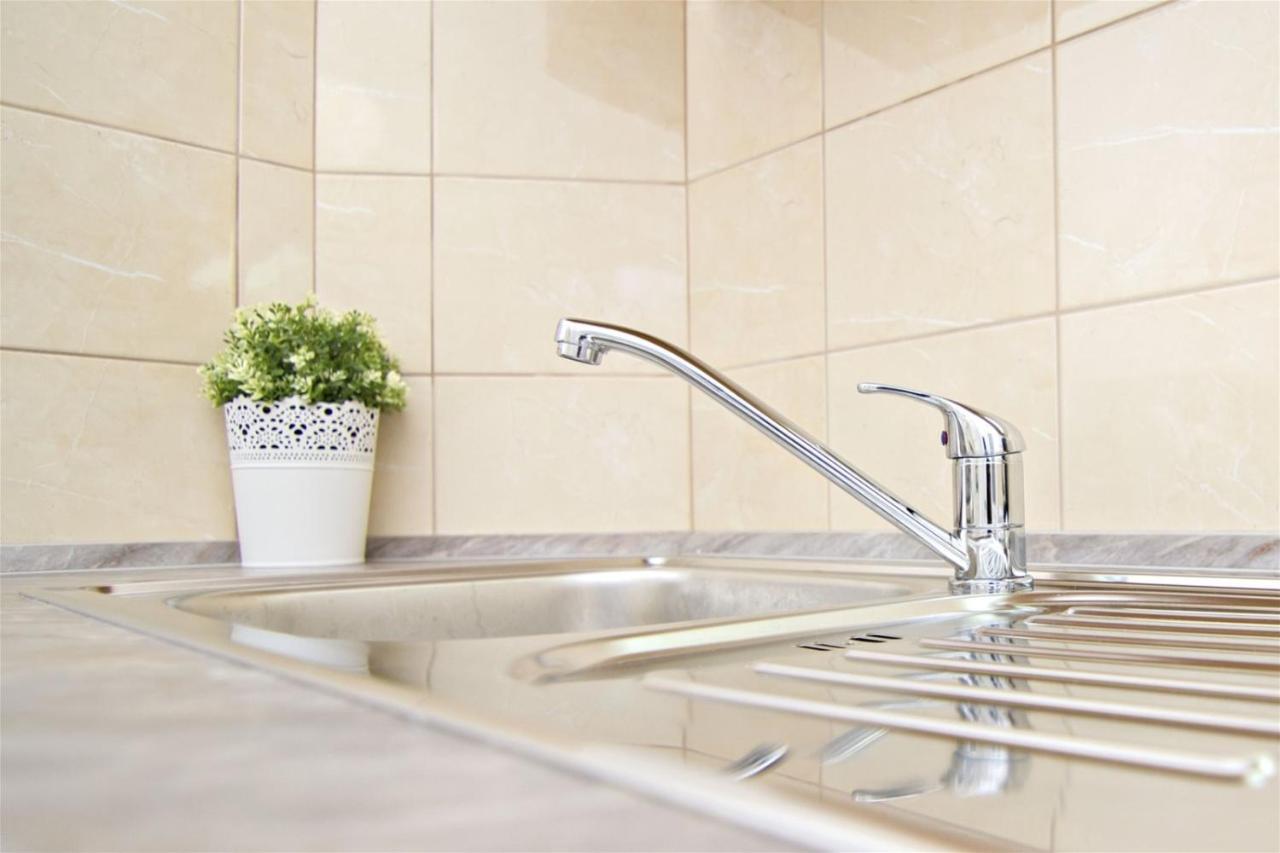 Apartments With 2 Bathrooms- 5 Minutes From Old Town - 102 M2 Прага Экстерьер фото